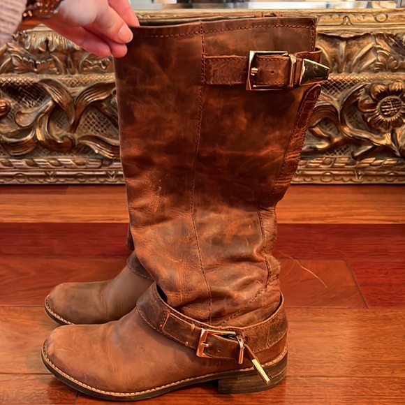 Knee high brown leather boots with gold hardware - Picture 3 of 6